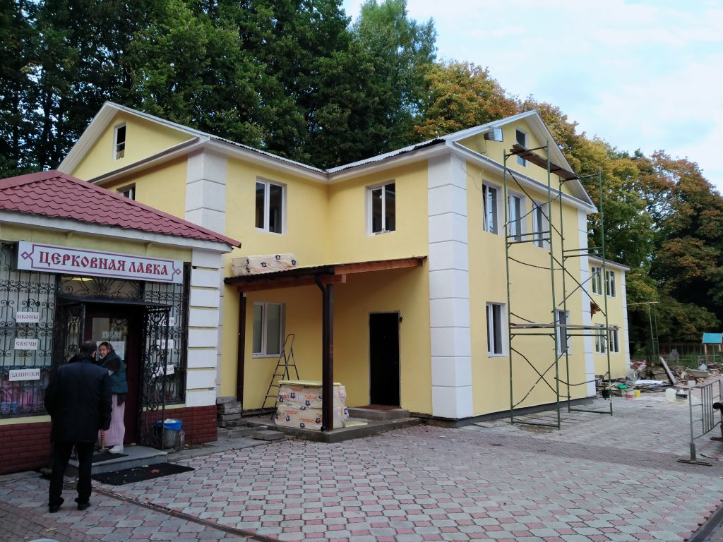 Церковь Зосимы и Савватия Соловецких в Гольянове, Гольяново (Восточный административный округ (ВАО), г. Москва). дополнительная информация, дом причта