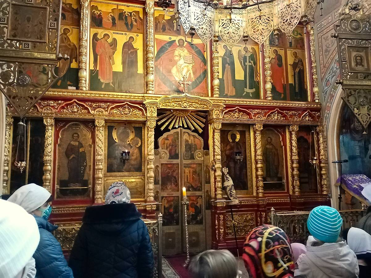 Общий вид центрального иконостаса, интерьер и убранство. Церковь Илии Пророка в Черкизове, Преображенское (Восточный административный округ (ВАО), г. Москва)