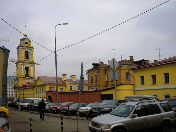 Богородице-Рождественский монастырь, Мещанский (Центральный административный округ (ЦАО), г. Москва). дополнительная информация, Вид на монастырь с ул. Рождественка