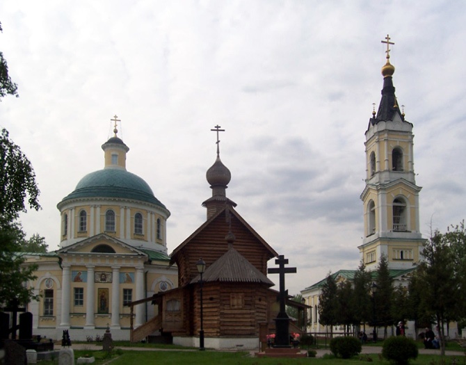Храмовый комплекс. Церкви Николая Чудотворца, Успения Пресвятой Богородицы и Тихона, патриарха Всероссийского, Косино-Ухтомский (Восточный административный округ (ВАО), г. Москва). фасады, Общий вид храмового комплекса с востока