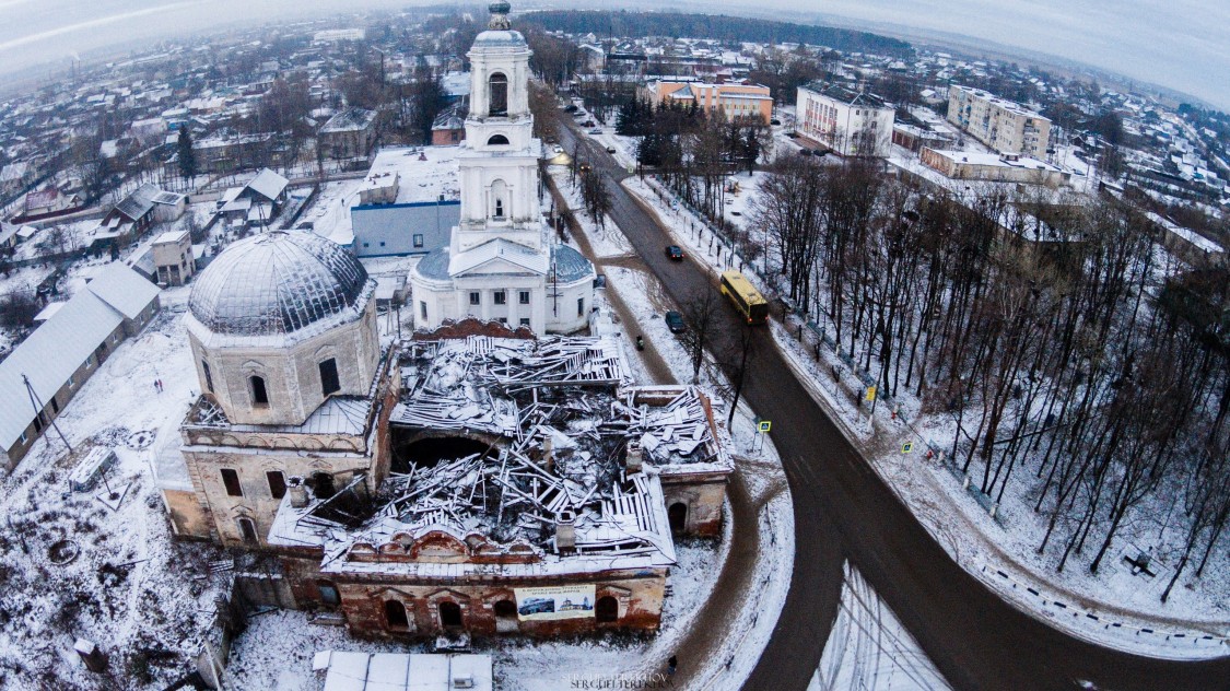 Рамешки. Церковь Троицы Живоначальной. общий вид в ландшафте