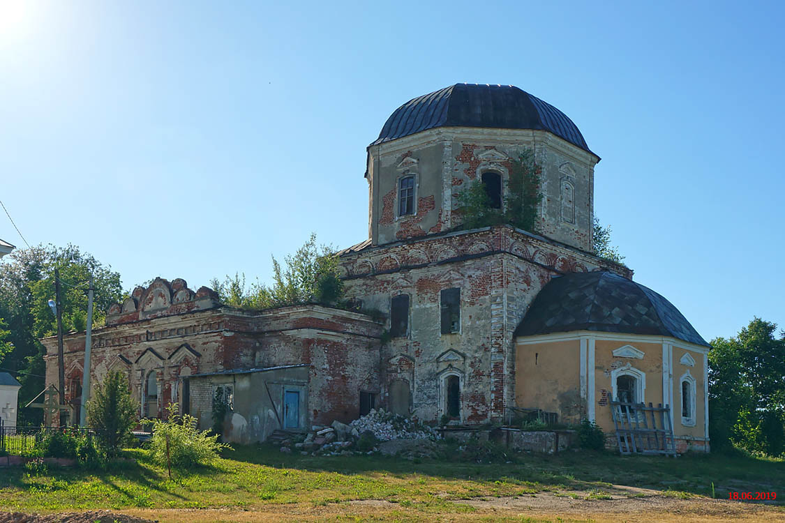 Рамешки. Церковь Троицы Живоначальной. фасады