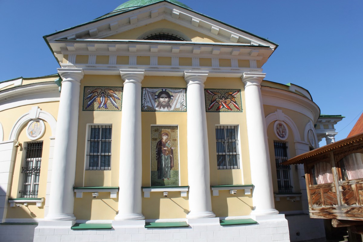 Церковь Успения Пресвятой Богородицы в Косине, Косино-Ухтомский (Восточный административный округ (ВАО), г. Москва). архитектурные детали, Фрагмент восточного фасада