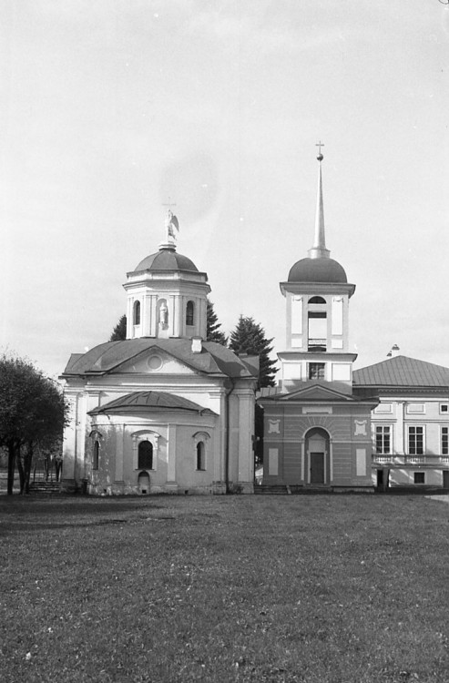 Вешняки. Церковь Спаса Всемилостивого в Кускове. фасады