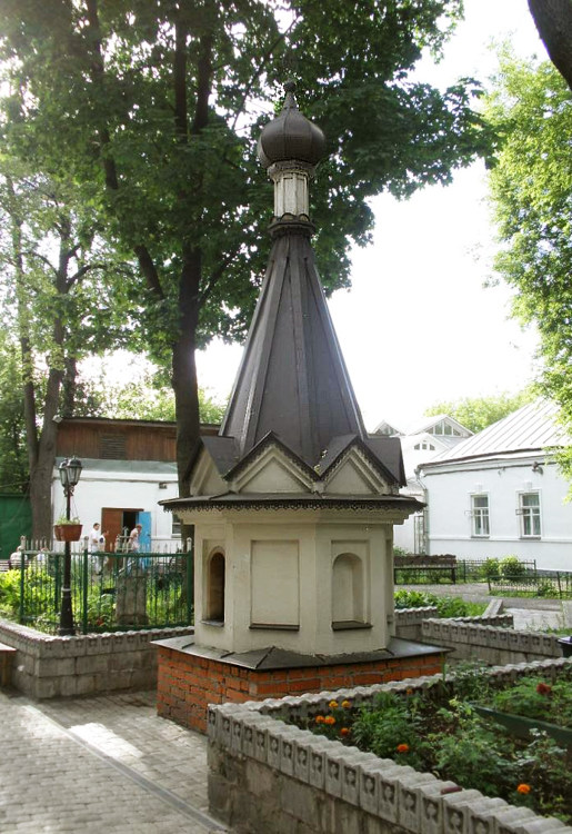 Церковь Успения Пресвятой Богородицы в Вешняках, Вешняки (Восточный административный округ (ВАО), г. Москва). дополнительная информация, Колодец со святой водой