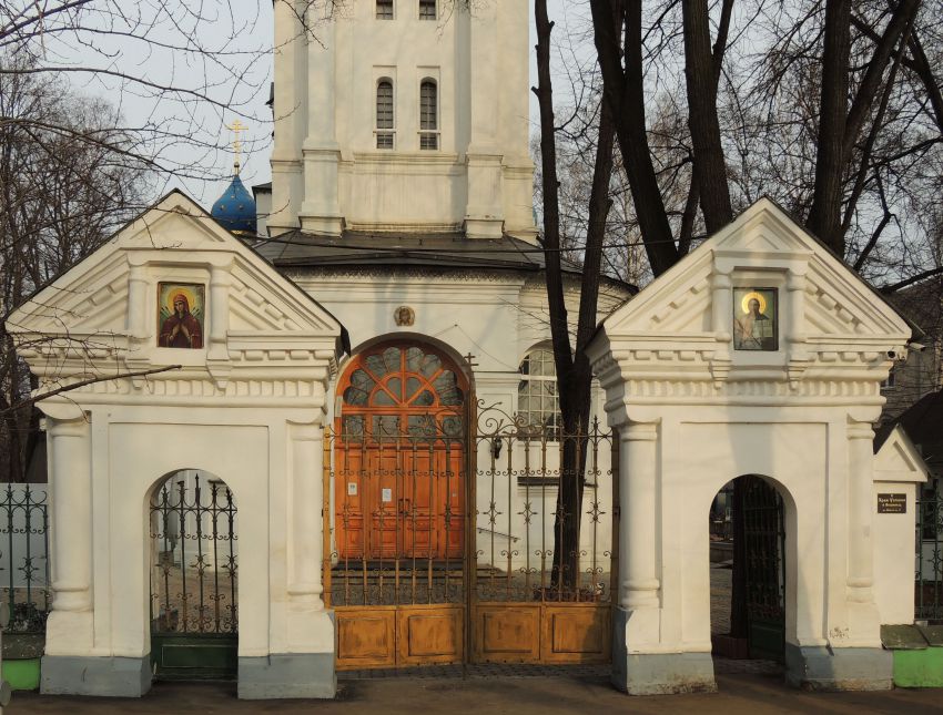 Вешняки. Церковь Успения Пресвятой Богородицы в Вешняках. дополнительная информация, Ворота церковной ограды.