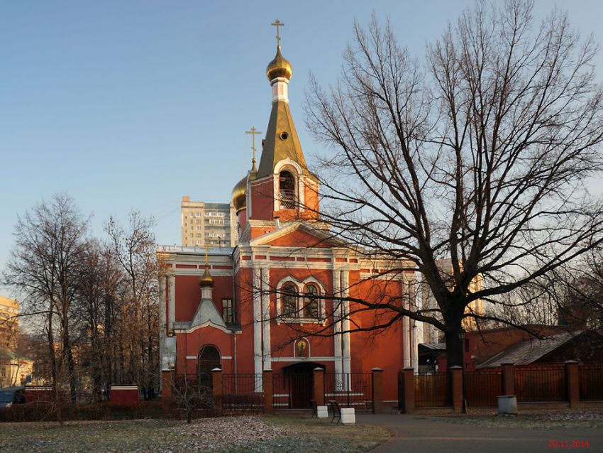 Церковь Воскресения Христова на бывшем Семёновском кладбище, Соколиная Гора (Восточный административный округ (ВАО), г. Москва). фасады