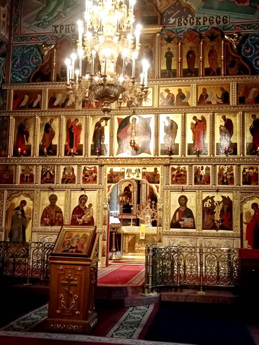 Церковь Воскресения Христова на бывшем Семёновском кладбище, Соколиная Гора (Восточный административный округ (ВАО), г. Москва). интерьер и убранство, Вид на алтарь