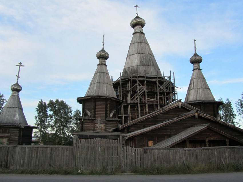 Кемь. Собор Успения Пресвятой Богородицы. фасады, западный фасад и ворота