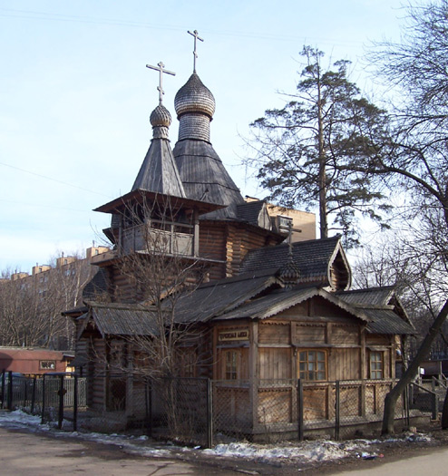 Церковь Благовещения Пресвятой Богородицы в Раеве, Бабушкинский (Северо-Восточный административный округ (СВАО), г. Москва). общий вид в ландшафте
