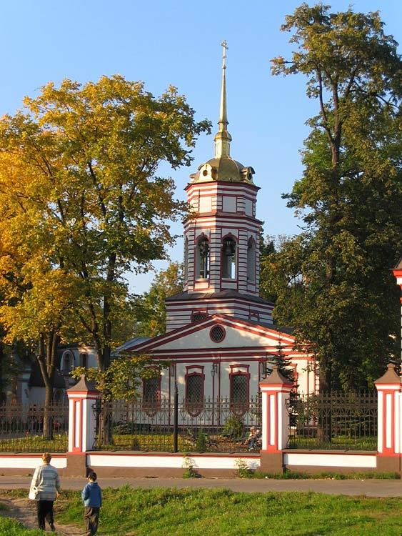 Лианозово. Церковь Воздвижения Креста Господня в Алтуфьеве. фасады