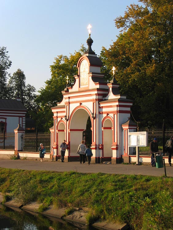 Церковь Воздвижения Креста Господня в Алтуфьеве, Лианозово (Северо-Восточный административный округ (СВАО), г. Москва). дополнительная информация