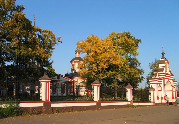 Церковь Воздвижения Креста Господня в Алтуфьеве, Лианозово (Северо-Восточный административный округ (СВАО), г. Москва). фасады