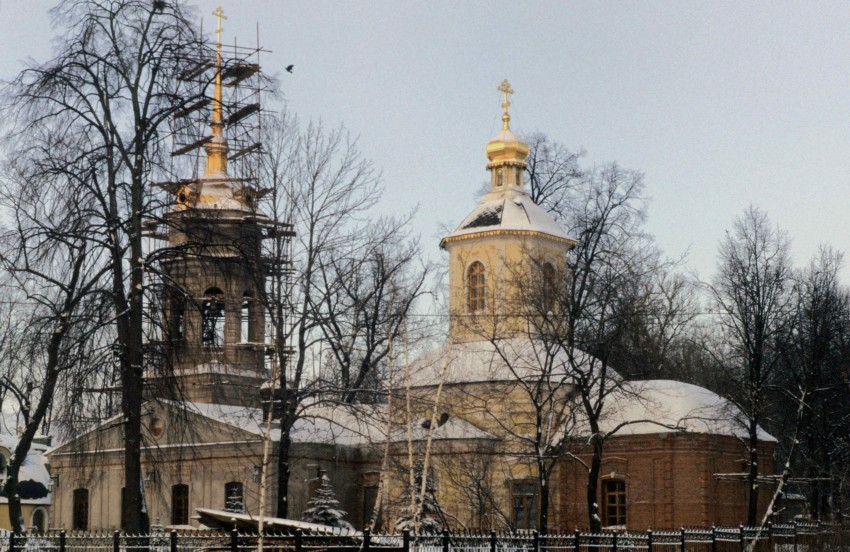 Церковь Воздвижения Креста Господня в Алтуфьеве, Лианозово (Северо-Восточный административный округ (СВАО), г. Москва). фасады