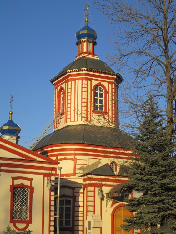 Лианозово. Церковь Воздвижения Креста Господня в Алтуфьеве. фасады