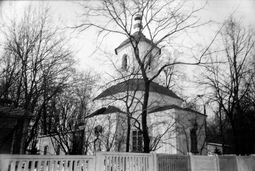 Церковь Воздвижения Креста Господня в Алтуфьеве, Лианозово (Северо-Восточный административный округ (СВАО), г. Москва). фасады