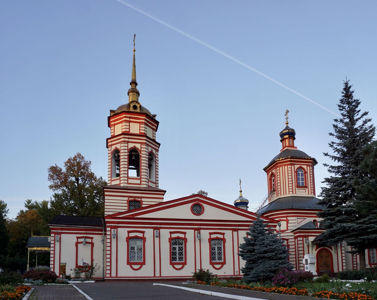 Церковь Воздвижения Креста Господня в Алтуфьеве, Лианозово (Северо-Восточный административный округ (СВАО), г. Москва). фасады