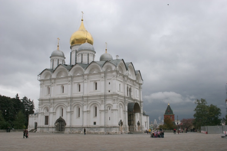 Кремль. Собор Михаила Архангела, Тверской (Центральный административный округ (ЦАО), г. Москва). общий вид в ландшафте
