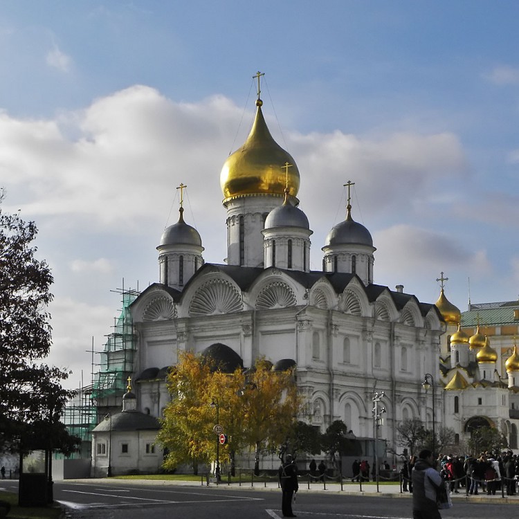 Тверской. Кремль. Собор Михаила Архангела. общий вид в ландшафте