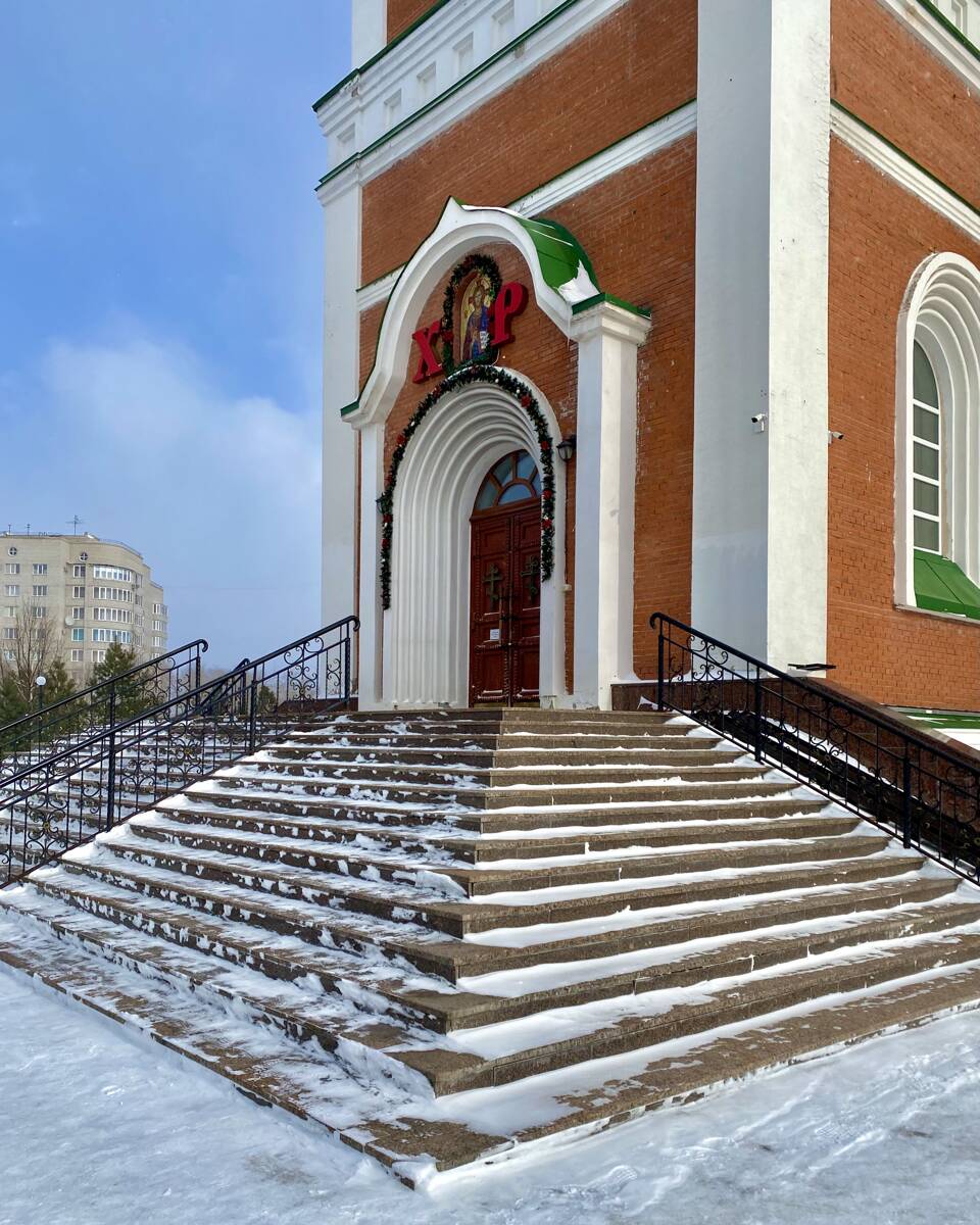 Кафедральный собор Рождества Христова, Омск (Омск, город, Омская область). архитектурные детали, Паперть