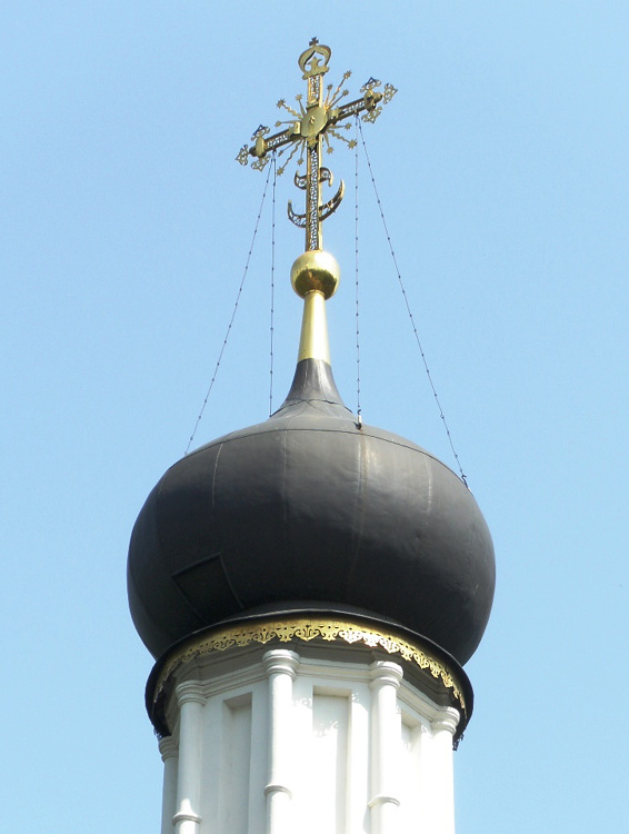 Церковь Ризоположения (Положения ризы Богородицы во Влахерне) в Леонове, Ростокино (Северо-Восточный административный округ (СВАО), г. Москва). архитектурные детали, Завершение основного объема храма