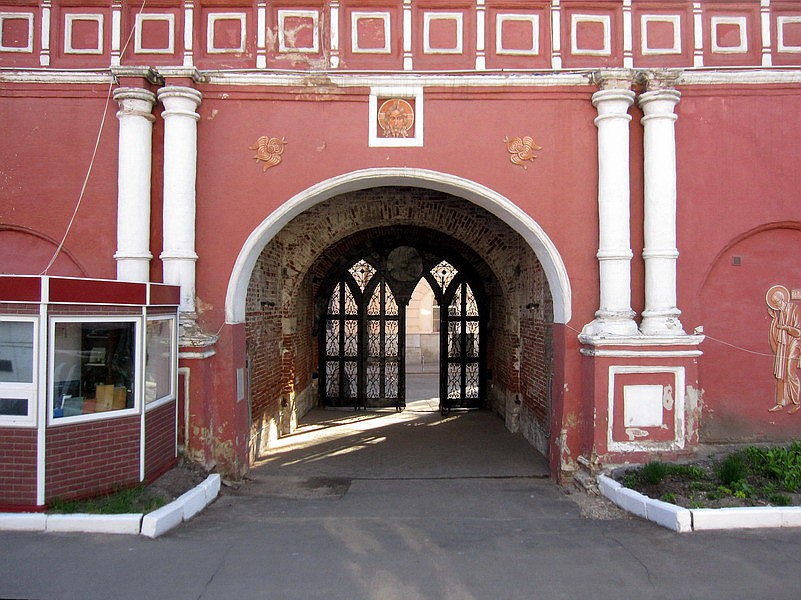 Высоко-Петровский монастырь, Тверской (Центральный административный округ (ЦАО), г. Москва). фасады