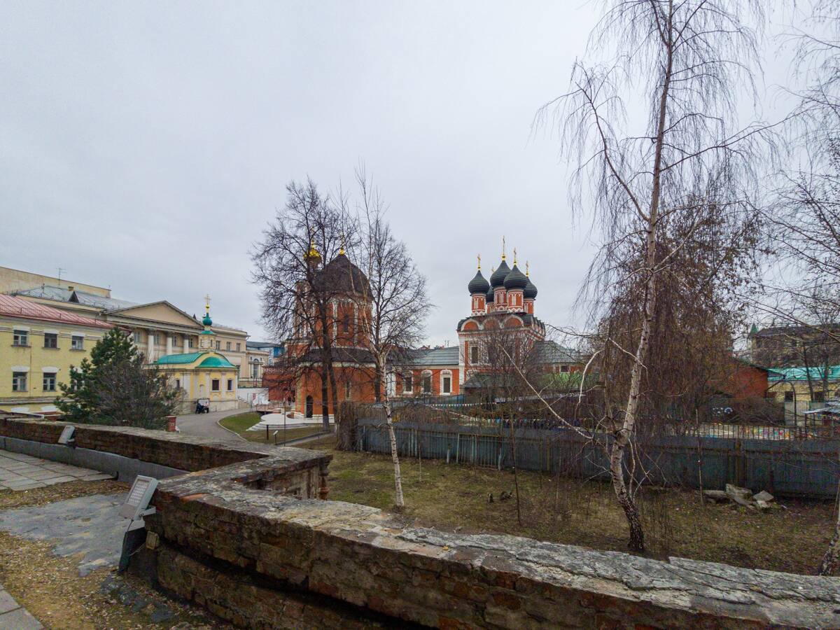 Высоко-Петровский монастырь, Тверской (Центральный административный округ (ЦАО), г. Москва). фасады
