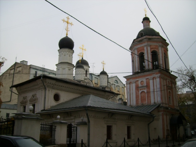 Пресненский. Церковь Иоанна Богослова в Бронной слободе. общий вид в ландшафте