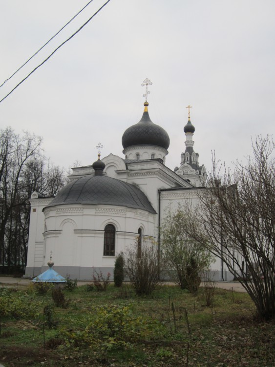 Строгино. Троицкое подворье Покровского монастыря в Троице-Лыкове. Церковь Успения Пресвятой Богородицы. фасады