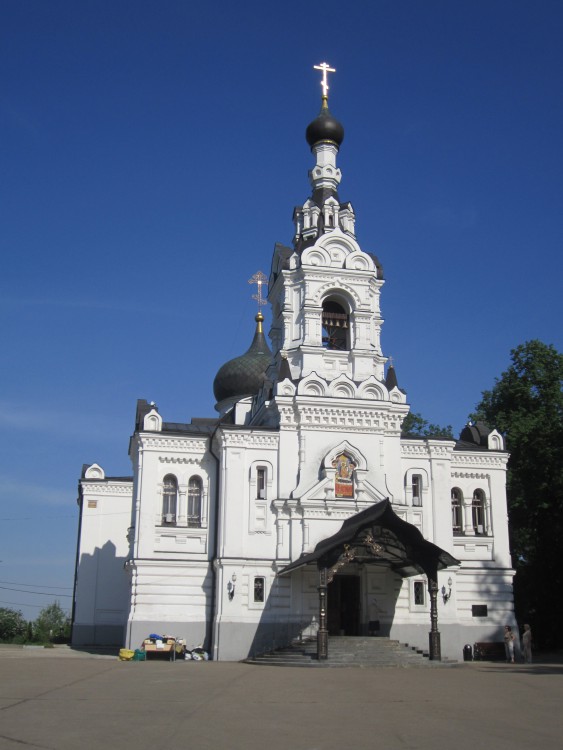 Троицкое подворье Покровского монастыря в Троице-Лыкове. Церковь Успения Пресвятой Богородицы (каменная), Строгино (Северо-Западный административный округ (СЗАО), г. Москва). фасады