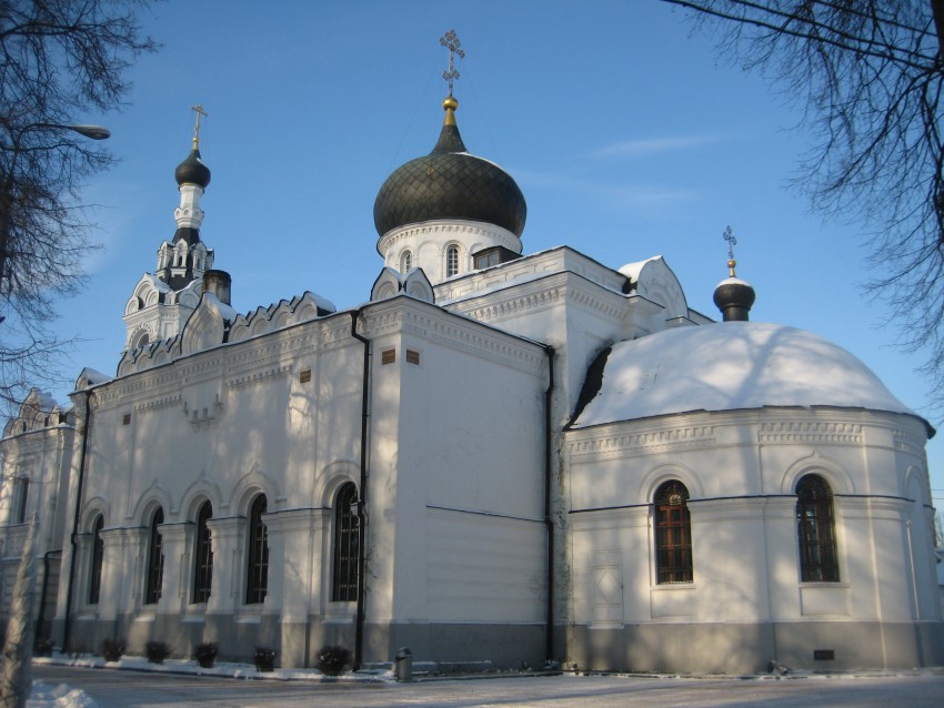 Строгино. Троицкое подворье Покровского монастыря в Троице-Лыкове. Церковь Успения Пресвятой Богородицы. фасады