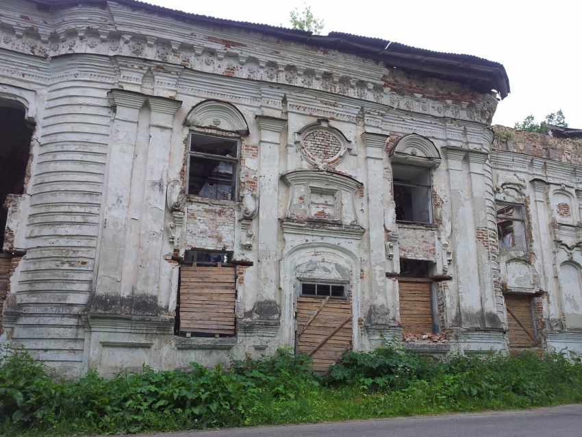 Церковь Преображения Господня, Хотылево (Брянский район, Брянская область). архитектурные детали