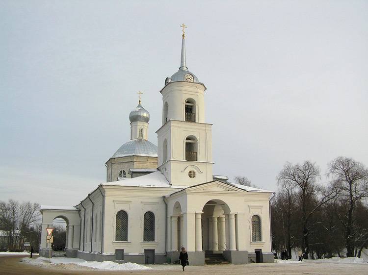 Собор Троицы Живоначальной, Остров (Островский район, Псковская область). фасады