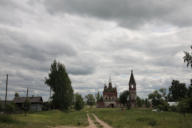 Церковь Рождества Пресвятой Богородицы, Приимково (Ростовский район, Ярославская область). общий вид в ландшафте