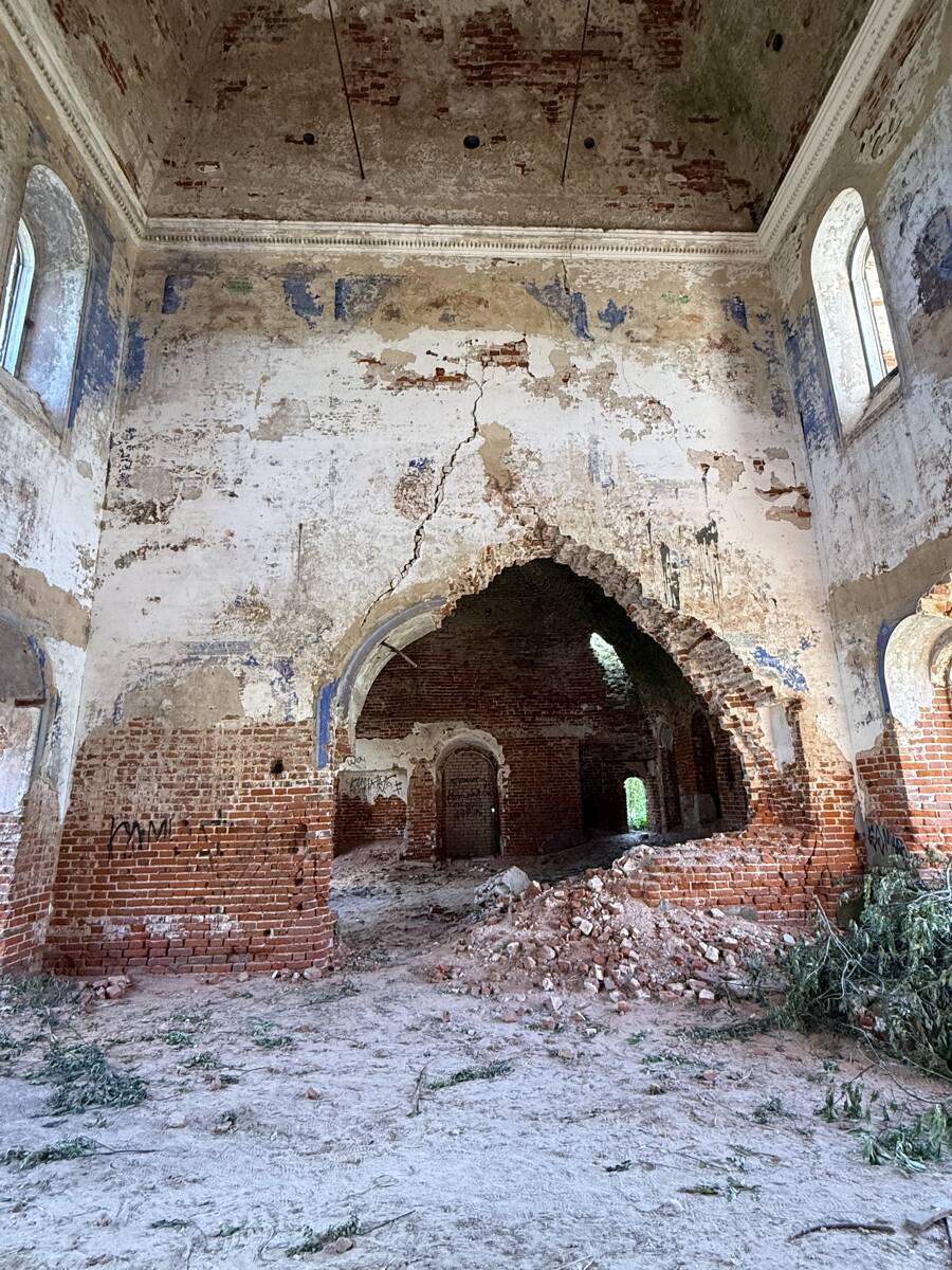 Западная стена основного объема, интерьер и убранство. Церковь Рождества Пресвятой Богородицы, Приимково (Ростовский район, Ярославская область)