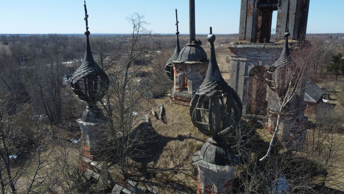 Церковь Георгия Победоносца, Полянки (Ростовский район, Ярославская область). архитектурные детали