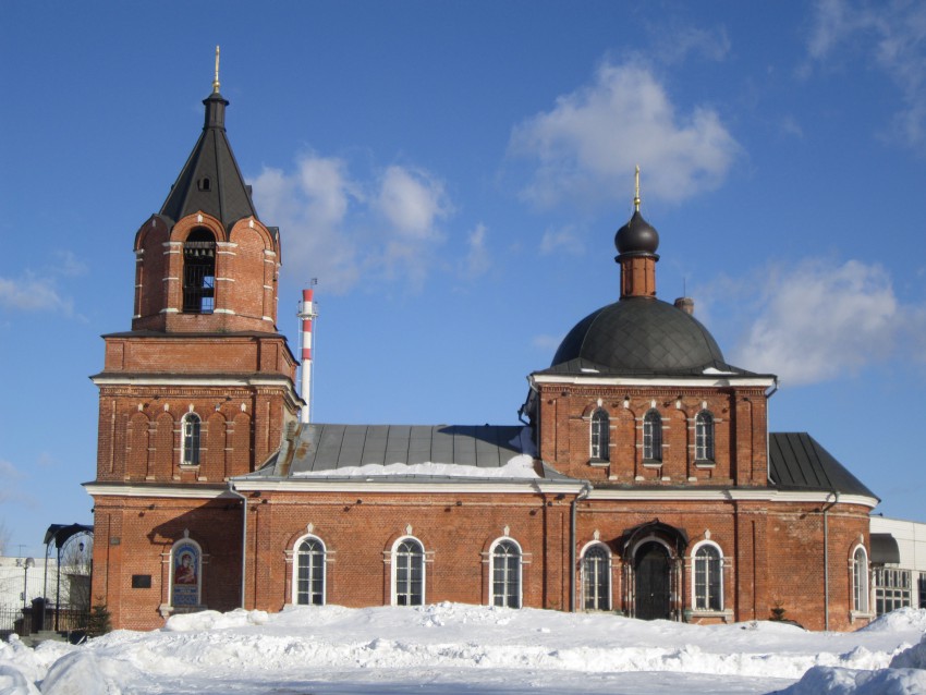 Западное Дегунино. Церковь Сергия Радонежского в Бусинове. фасады