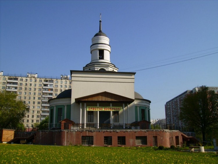 Бескудниковский. Церковь Иннокентия, митрополита Московского в Бескудникове. фасады