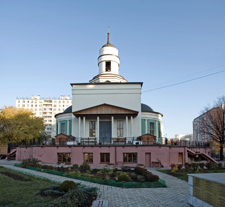 Бескудниковский. Церковь Иннокентия, митрополита Московского в Бескудникове. фасады