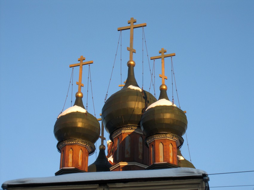 Бывший Никольский единоверческий монастырь. Надвратная церковь Воздвижения Креста Господня, Преображенское (Восточный административный округ (ВАО), г. Москва). архитектурные детали, Купола надвратной церкви Воздвижения Креста Господня (быв. Никольского единоверческого монастыря).