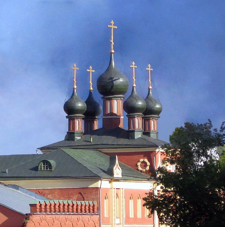 Бывший Никольский единоверческий монастырь. Надвратная церковь Воздвижения Креста Господня, Преображенское (Восточный административный округ (ВАО), г. Москва). архитектурные детали, Вид со стороны ул. Преображенский вал