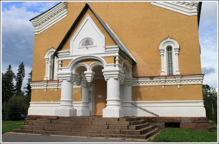 Церковь Николая Чудотворца, Белогорка (Гатчинский район, Ленинградская область). архитектурные детали