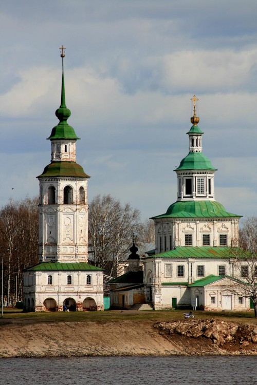 Великий Устюг. Церковь Николая Чудотворца. общий вид в ландшафте