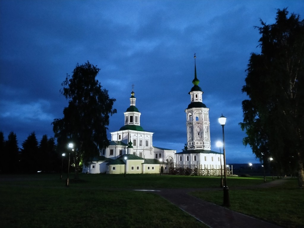 Церковь Николая Чудотворца на Торгу, Великий Устюг (Великоустюгский район, Вологодская область). общий вид в ландшафте, в ночной подсветке