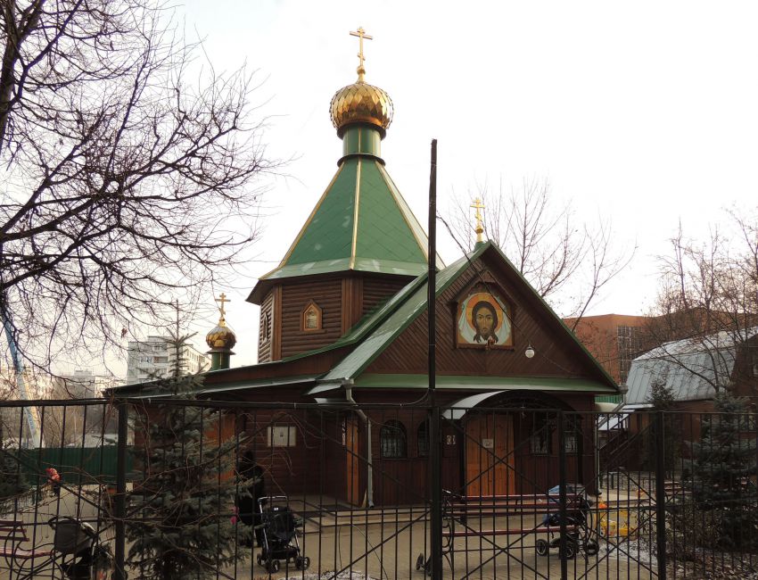 Чертаново Центральное. Церковь Троицы Живоначальной в Центральном Чертанове (деревянная). фасады