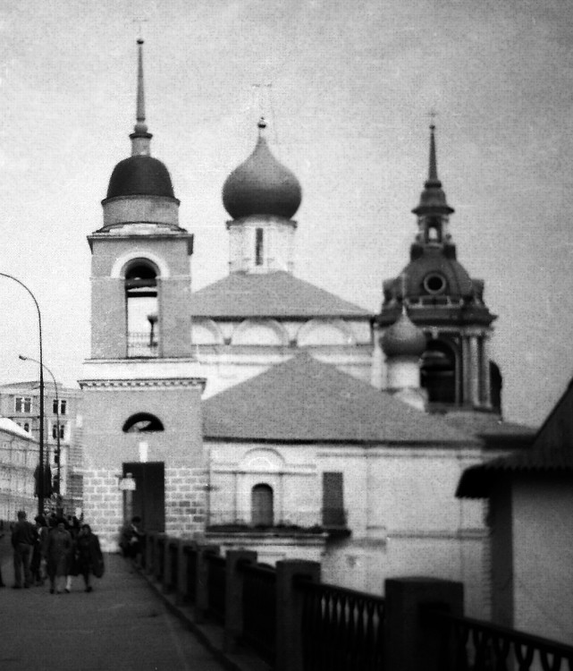 Тверской. Церковь Максима Исповедника (Максима Блаженного) на Варварке. фасады