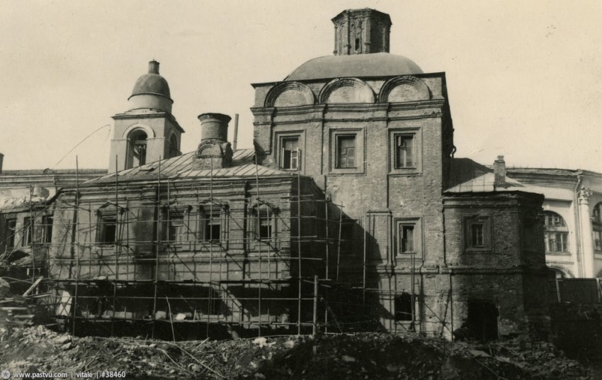 Церковь Максима Исповедника (Максима Блаженного) на Варварке, Тверской (Центральный административный округ (ЦАО), г. Москва). архивная фотография, Фото с сайта pastvu.ru Фото 1966 г.