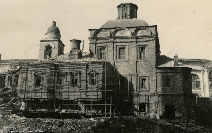 Тверской. Церковь Максима Исповедника (Максима Блаженного) на Варварке. архивная фотография, Фото с сайта pastvu.ru Фото 1966 г.