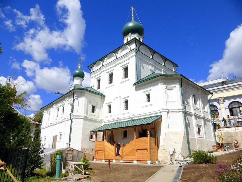 Тверской. Церковь Максима Исповедника (Максима Блаженного) на Варварке. фасады