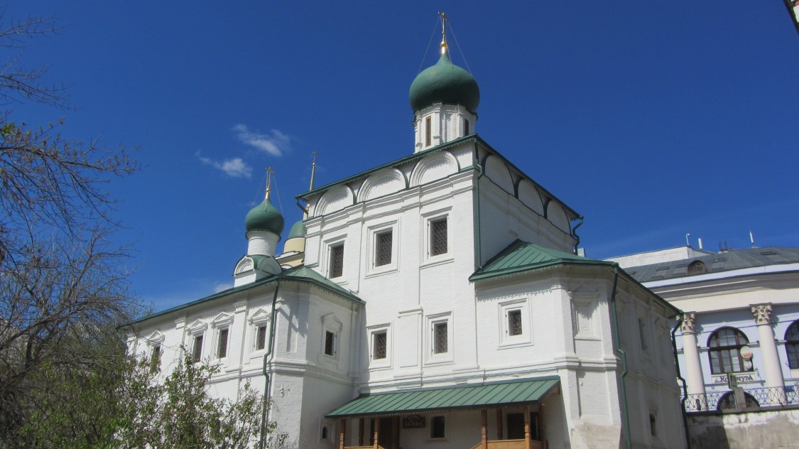 Тверской. Церковь Максима Исповедника (Максима Блаженного) на Варварке. фасады